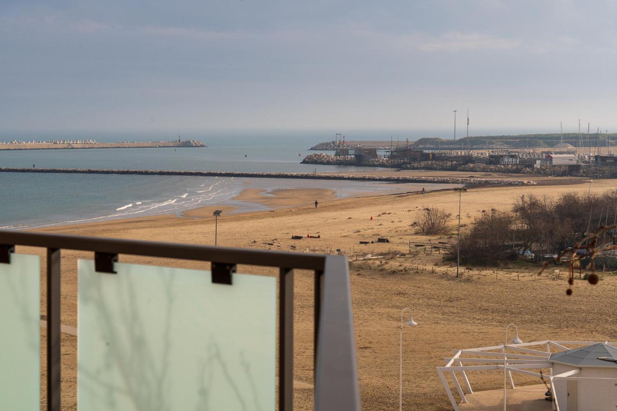 "Casa Incantevole" Fronte Mare Pescara - Appartamento Via Buozzi Экстерьер фото